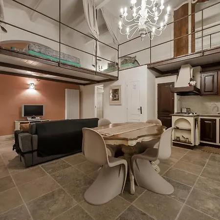 Apartment Poliziano 8 *