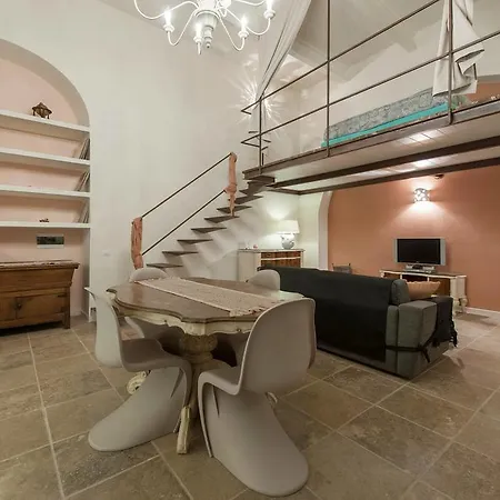Poliziano 8 Apartment *